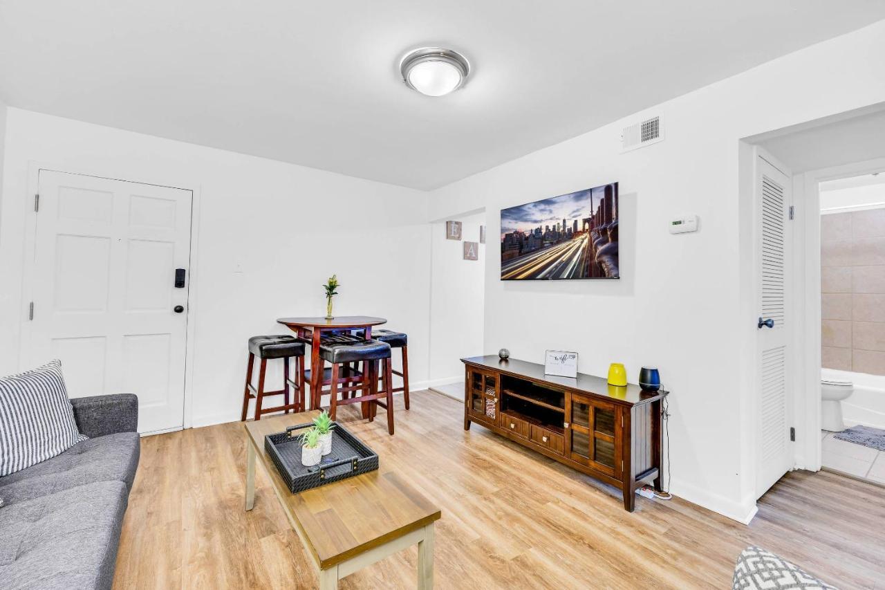 Classic Getaway - 1 Mile Walk To Sanford Stadium! Holiday home